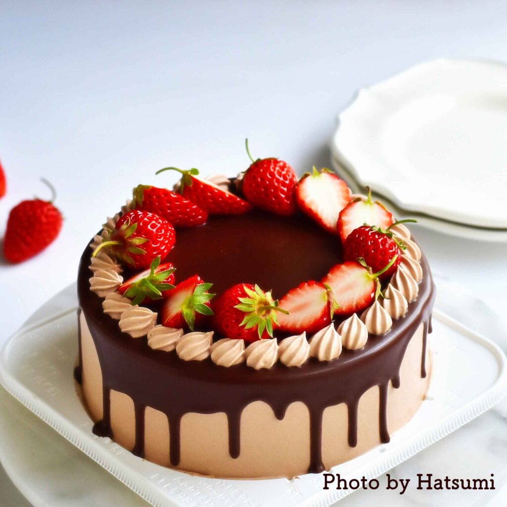 イチゴのチョコムースケーキ